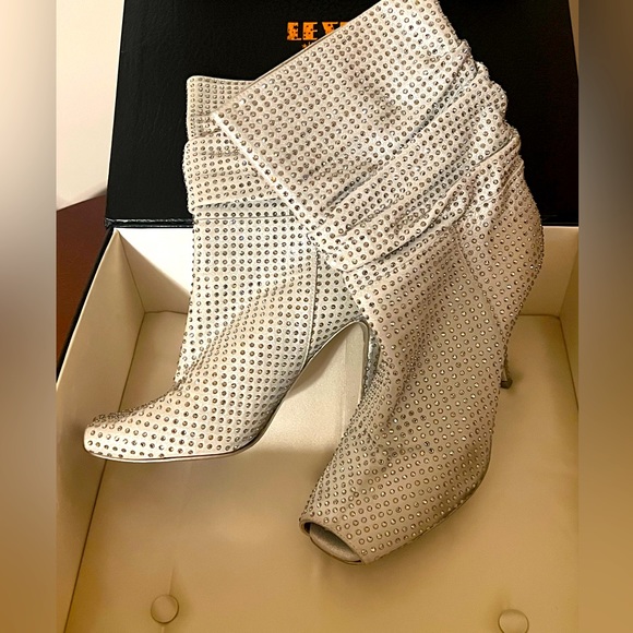 LE SILLA. LIMITED EDITION Stiletto With Swarovski Crystal’s. 101/40 Size 39/8 - Picture 5 of 16